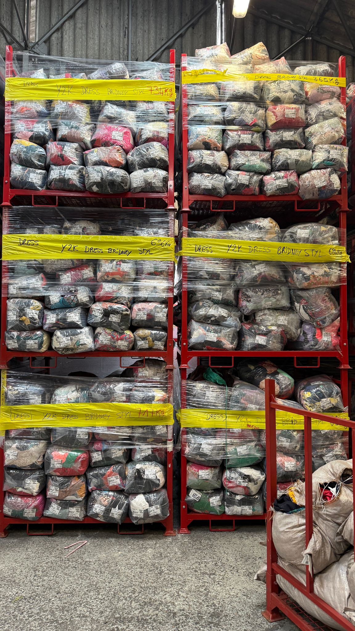 Y2K BRITNEY DRESSES - 125 PIECES (TEST)